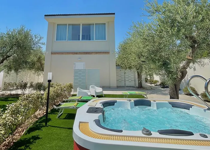 La Depèndance Luxury Rooms